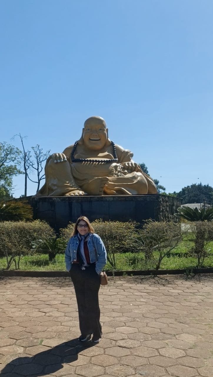 Luciane Senna no Templo Budista de Foz do Iguaçu