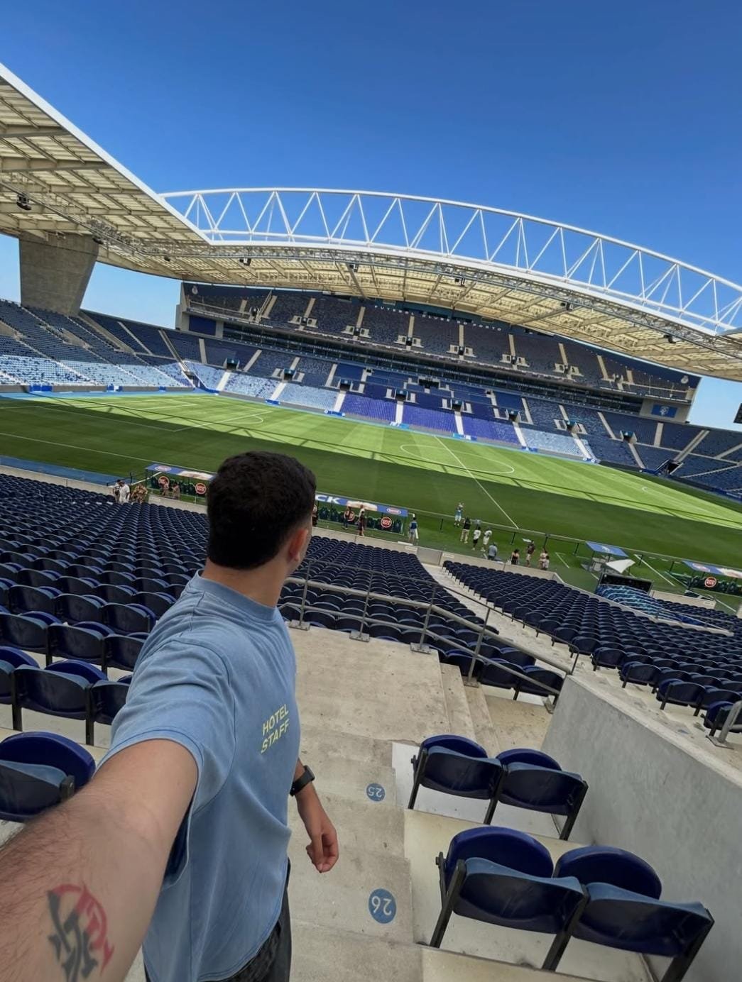 Eduardo Duarte nas arquibancadas do Estádio do Dragão